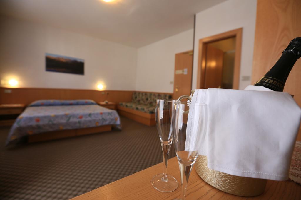 Hotel Miramonti Vigo di Fassa Luaran gambar